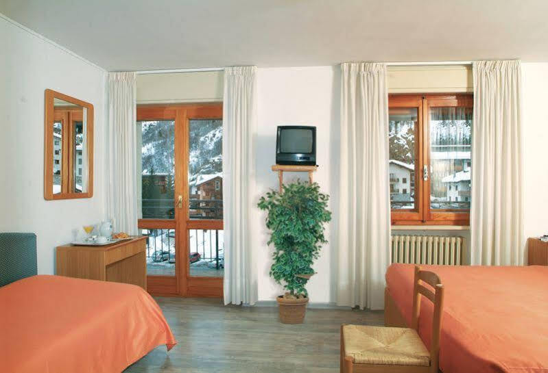 Hotel Bijou Valtournenche Exterior photo